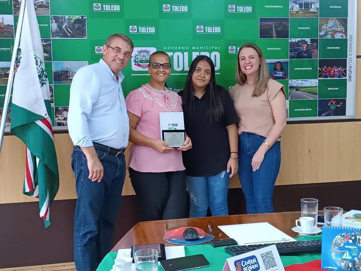 Angela Silvana Kolberg, Angela Maria Rippel, Maria Aparecida Guimarães de Niz, Nazíria Maria Teixeira e Vanderli Carolino foram homenageadas na tarde de hoje (8)