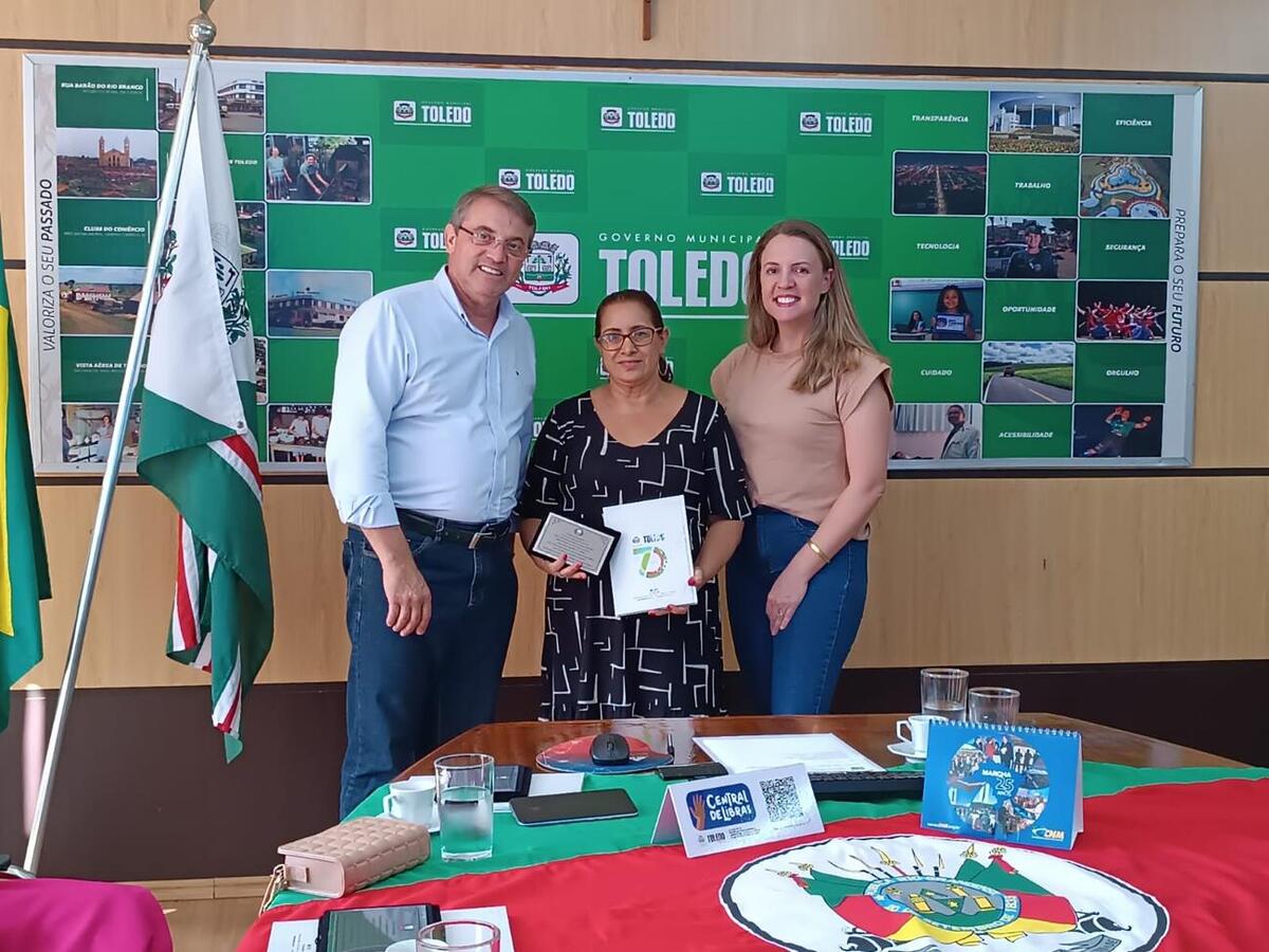 Angela Silvana Kolberg, Angela Maria Rippel, Maria Aparecida Guimarães de Niz, Nazíria Maria Teixeira e Vanderli Carolino foram homenageadas na tarde de hoje (8)