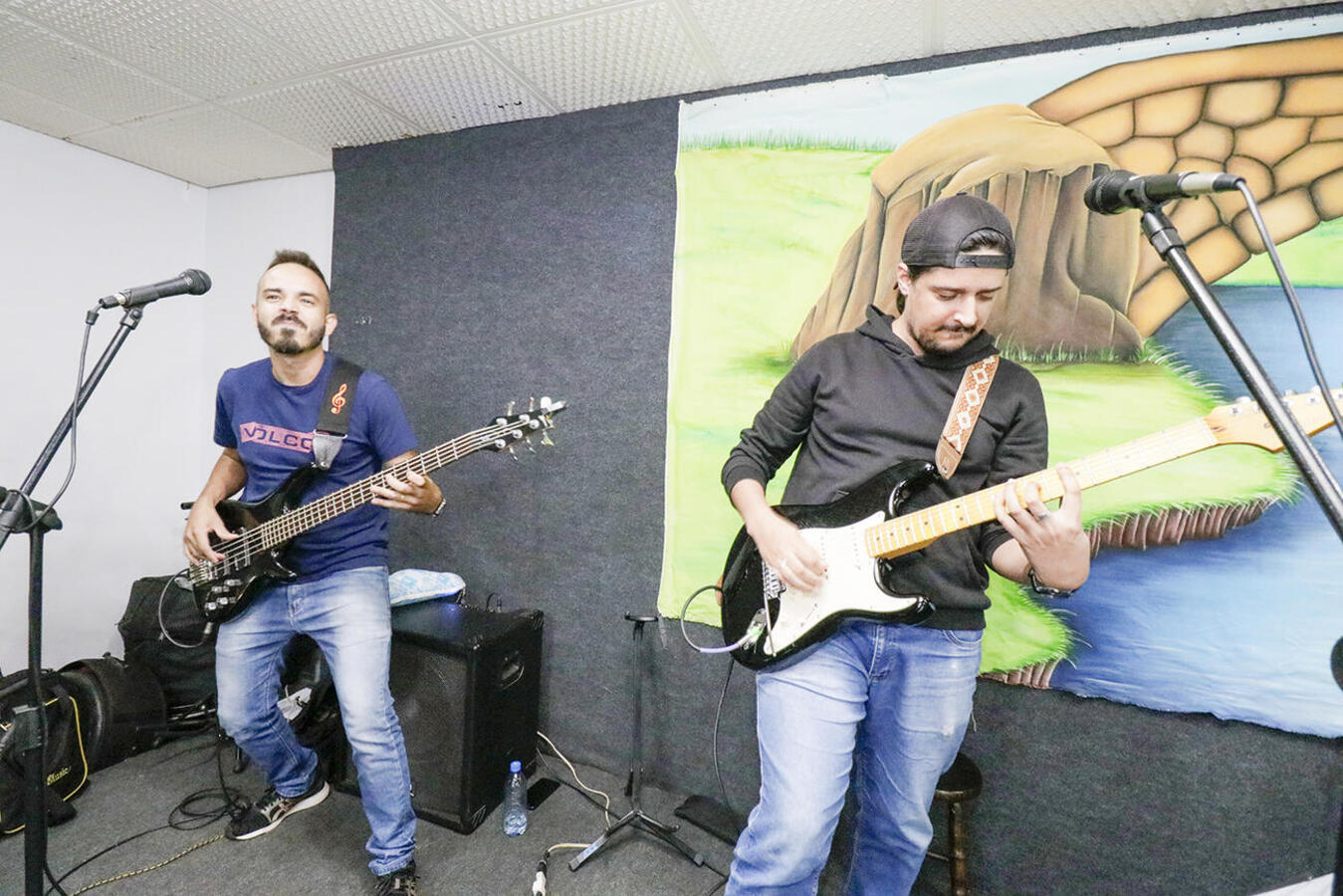 Inspirada em atividades do Música nas Escolas, apresentação geral na noite desta terça-feira (14) teve grandes sucessos do cancioneiro infantil no repertório