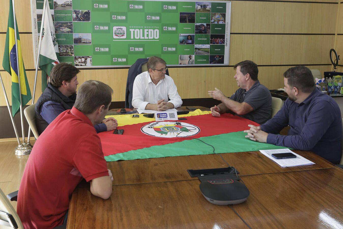 Flagdemir Stallbaum conheceu integrantes do governo municipal em encontro realizado na manhã desta quarta-feira (22) na Sala de Reuniões do Gabinete do Prefeito