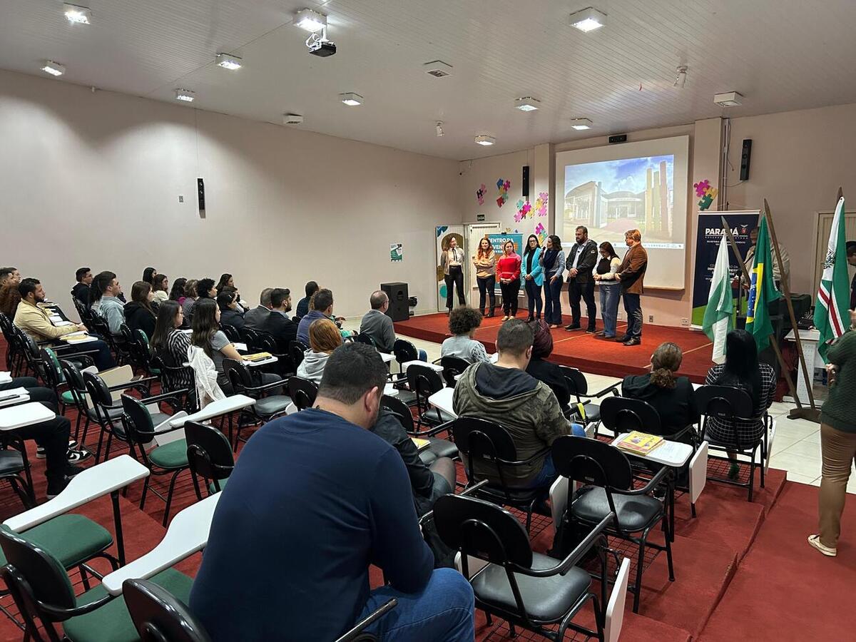 Curso é gratuito e voltado para jovens empreendedores com idade entre 18 e 29 anos, que já têm ou não o seu próprio negócio