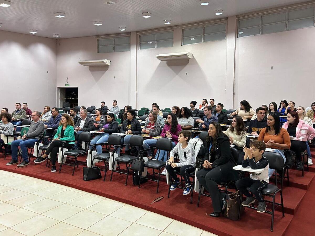 Curso é gratuito e voltado para jovens empreendedores com idade entre 18 e 29 anos, que já têm ou não o seu próprio negócio