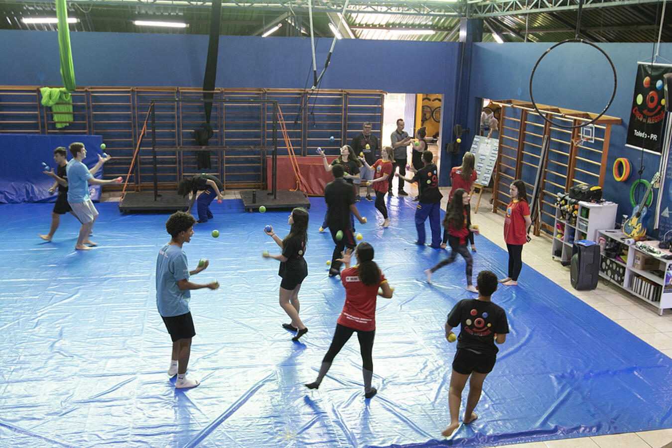 Proposta é mostrar a função social do circo, além de conteúdo para planejamento pedagógico aos possíveis futuros instrutores