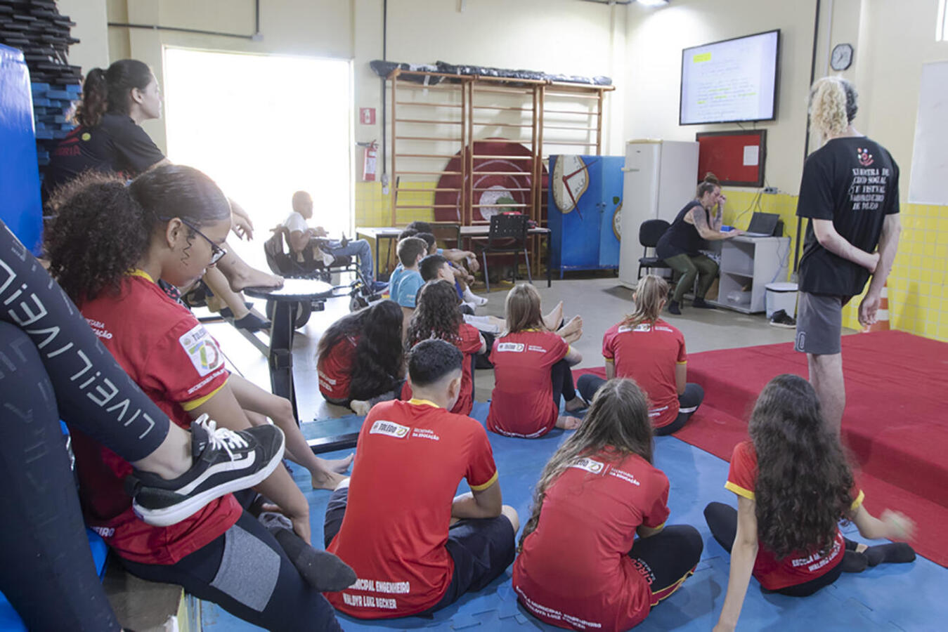 Proposta é mostrar a função social do circo, além de conteúdo para planejamento pedagógico aos possíveis futuros instrutores