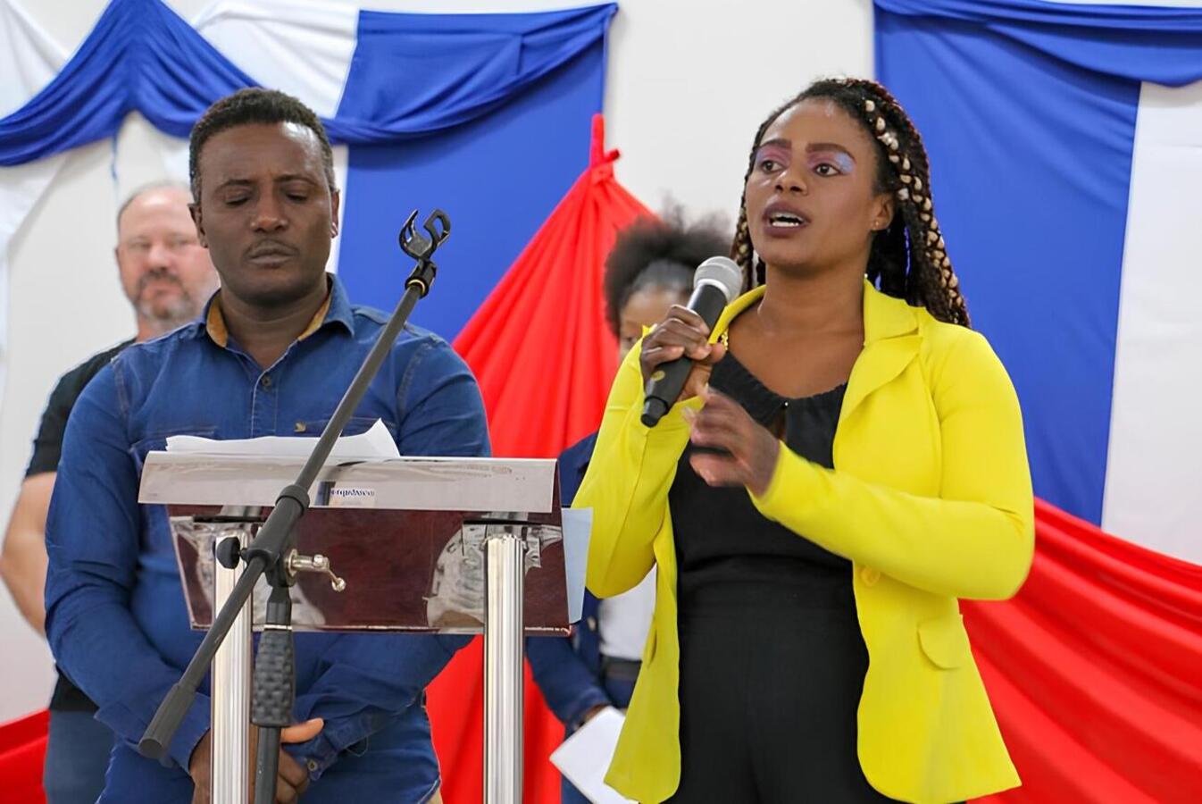 Prestigiado pelo vice-prefeito Ademar Dorfschmidt, evento reuniu cerca de 300 haitianos e pessoas de outras nacionalidades; Festa da Bandeira Haitiana é comemorada em 18/5