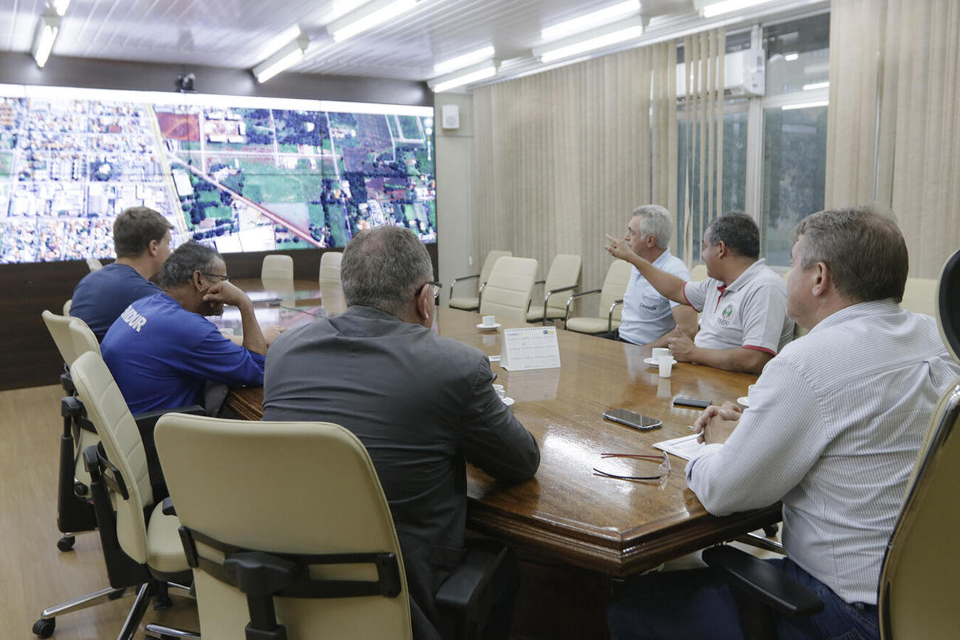 Reunião com a Secretaria de Planejamento e Emdur aponta rumos para solucionar os principais problemas relacionados ao escoamento de água