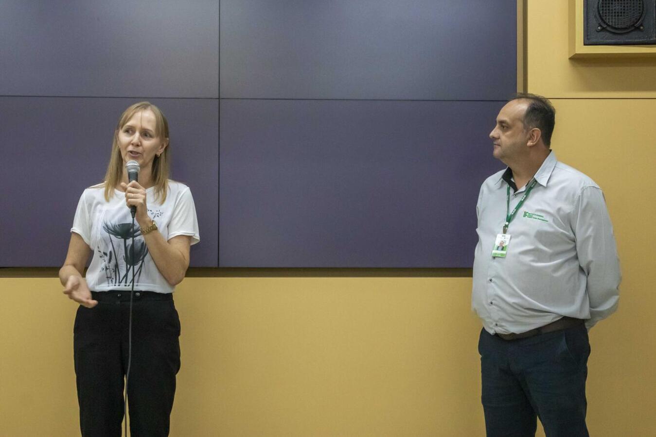 Ao todo, 40 diretores, coordenadores e professores que atuam na rede municipal de educação fazem parte da primeira turma