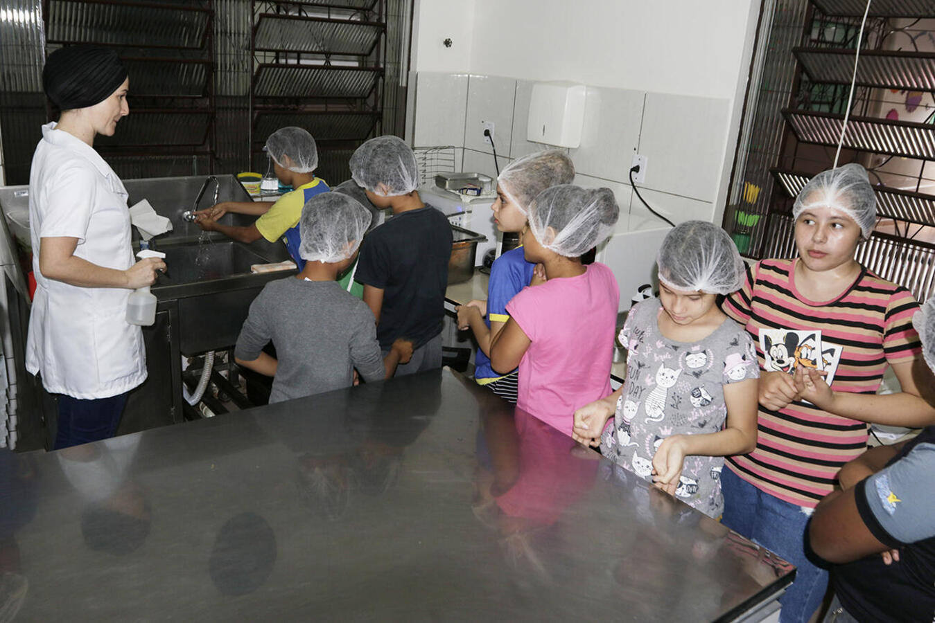 As oficinas de Educação Alimentar e Nutricional são desenvolvidas pelas nutricionistas da Cozinha Social de Toledo para vários públicos 
