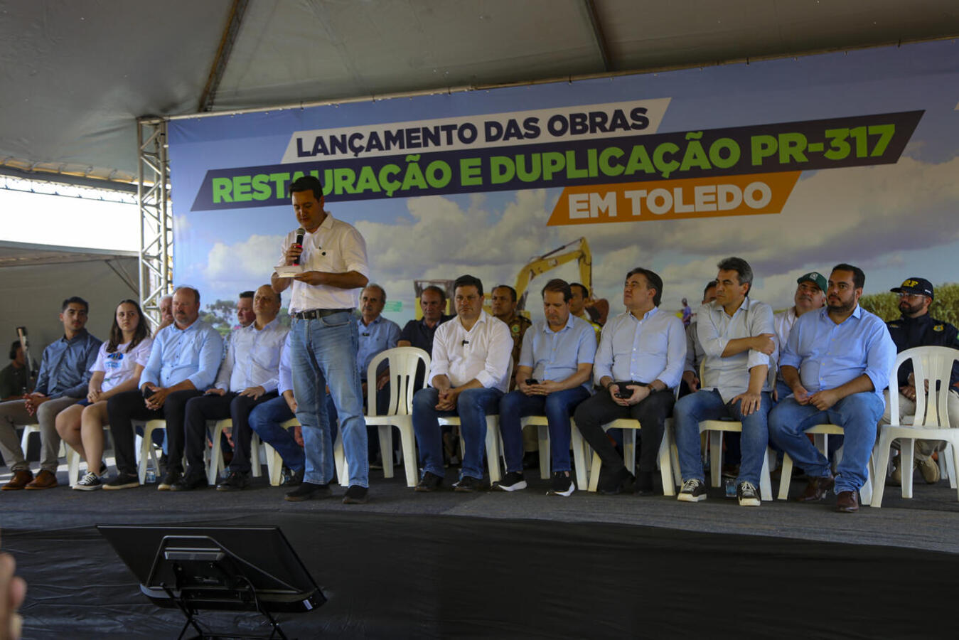 Governador lança pedra fundamental da duplicação da PR-317 e entrega rodovia PR-239