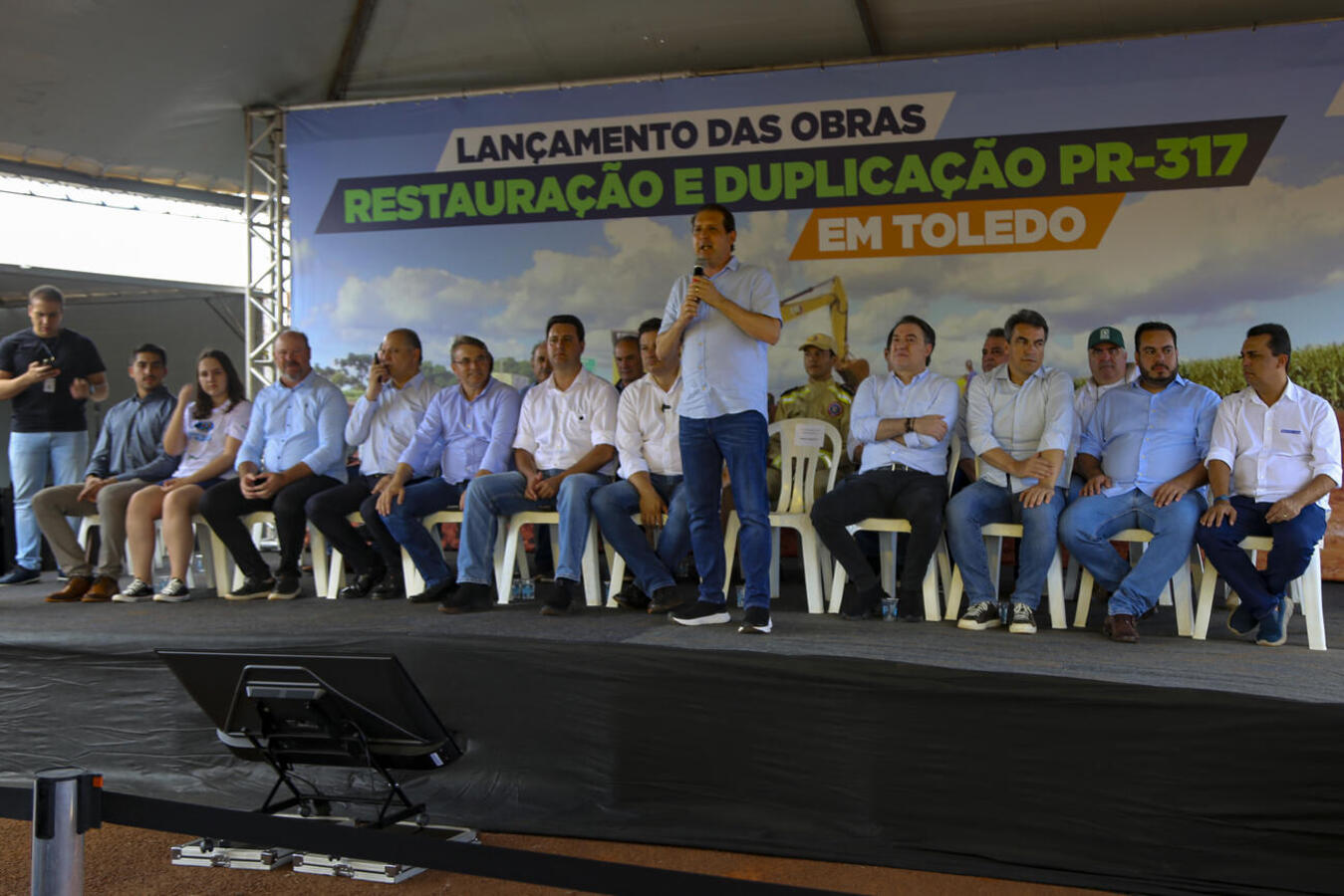 Governador lança pedra fundamental da duplicação da PR-317 e entrega rodovia PR-239