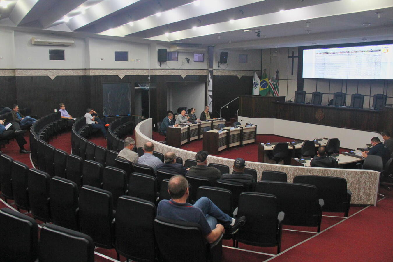 No Plenário da Casa de Leis, prestação de contas referente ao 1º quadrimestre de 2024 ocorreu em audiência pública realizada na manhã desta sexta-feira (24)
