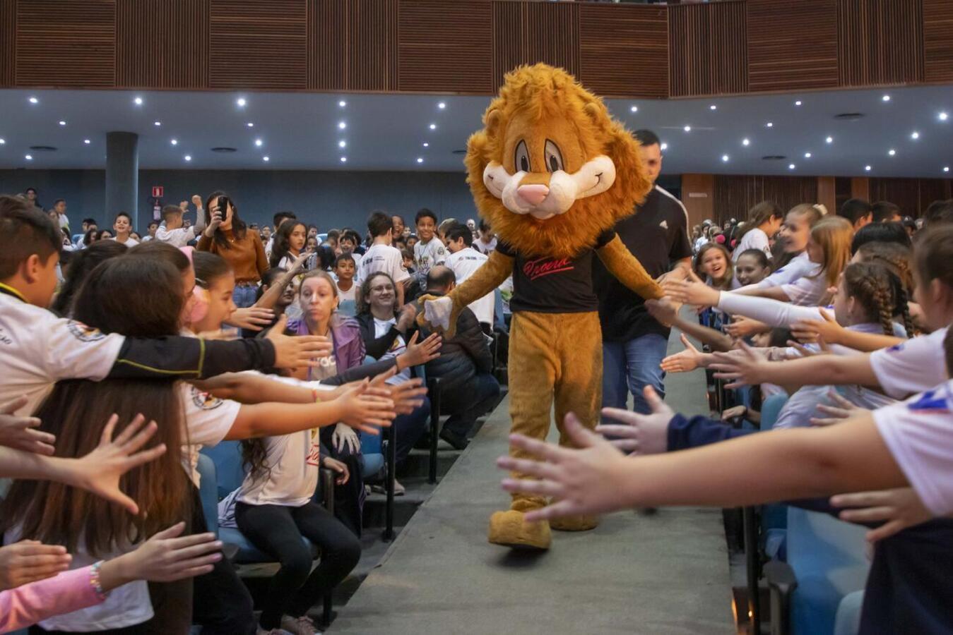 A formatura do Proerd aconteceu nesta terça-feira (14) e lotou o Teatro Municipal de Toledo