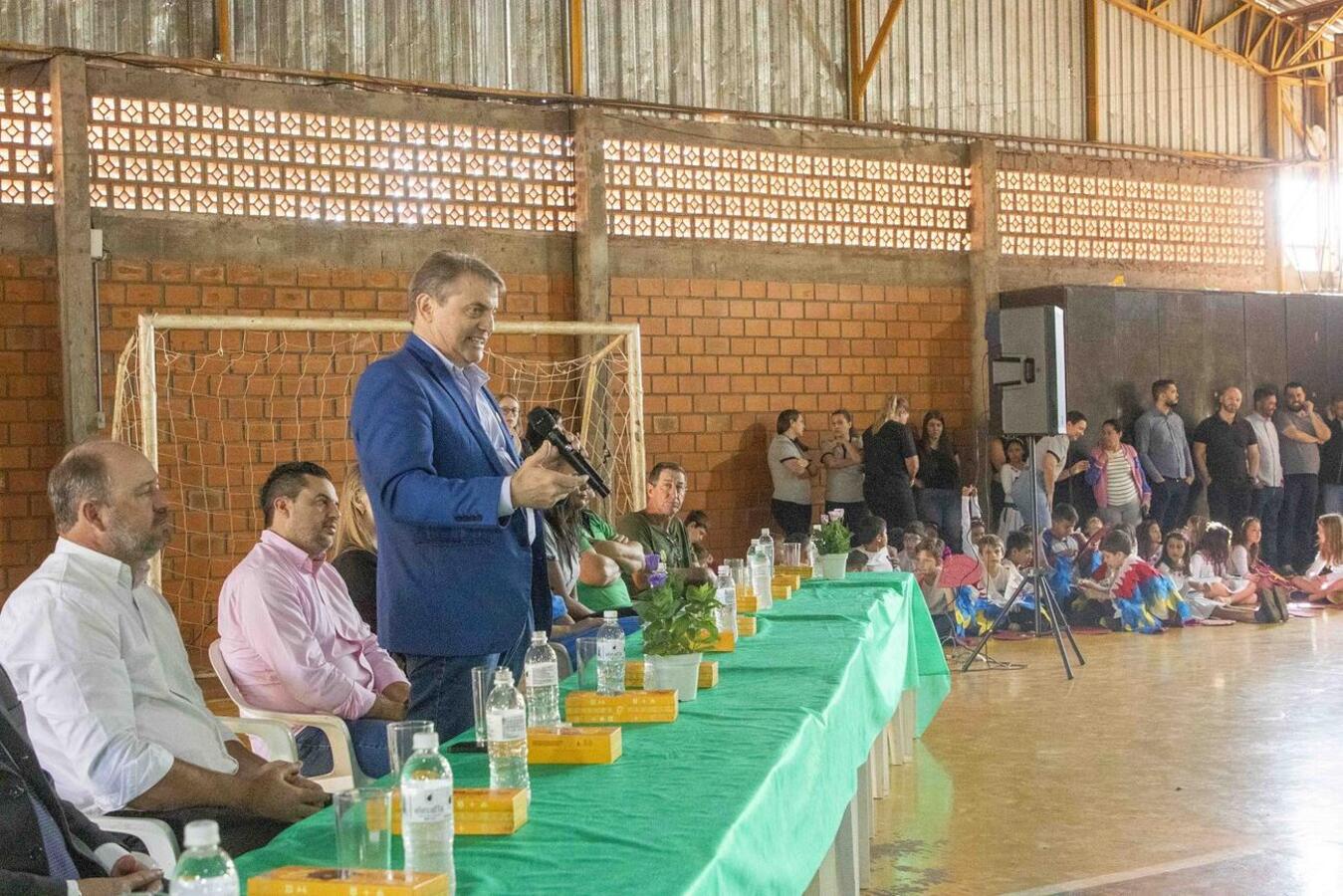 A inauguração da reforma e ampliação em instituição de ensino no distrito de Novo Sobradinho aconteceu na manhã desta quarta-feira (12)