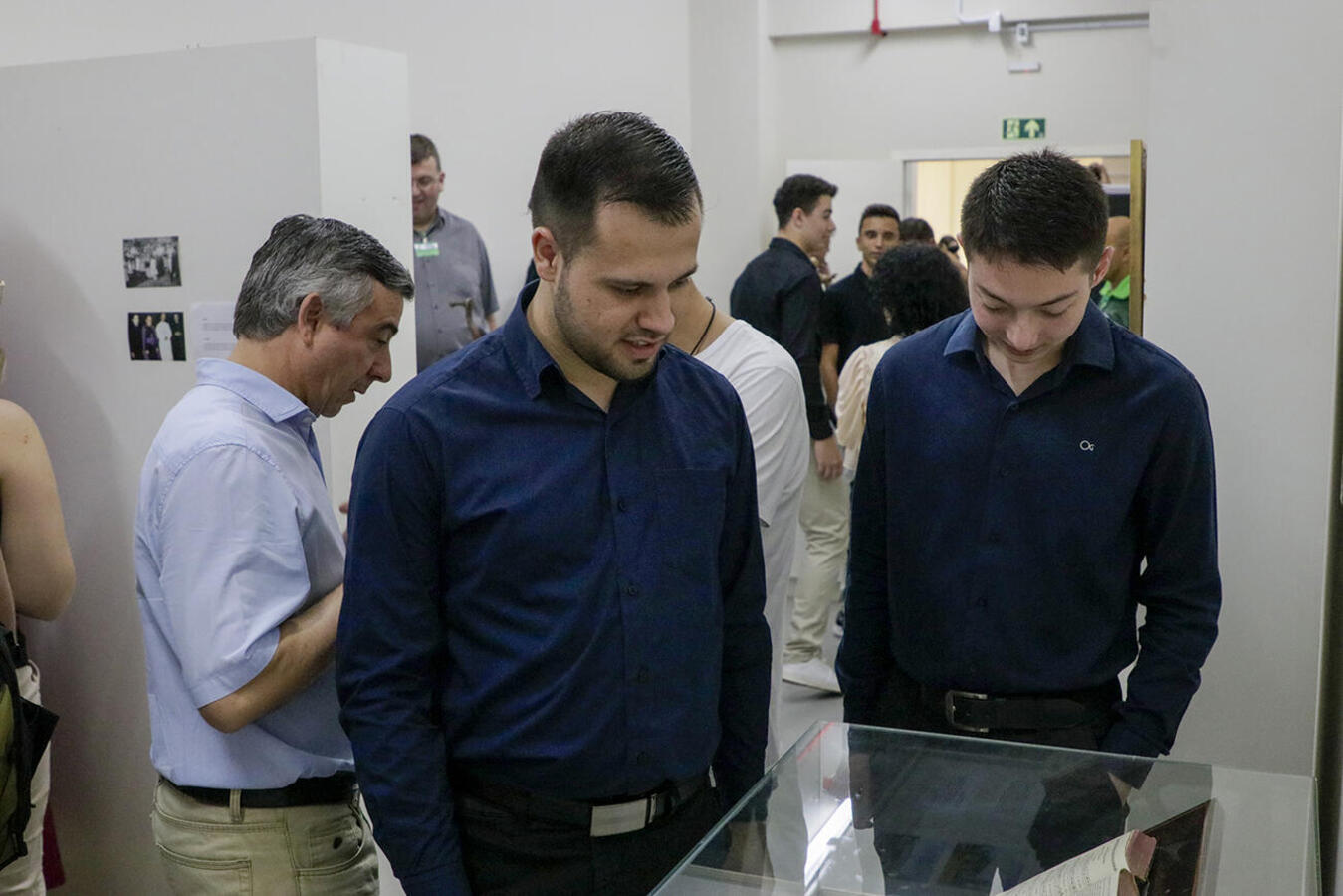Com o título “Ontem, hoje e sempre”, a mostra apresenta elementos que marcaram os 65 anos da Diocese de Toledo; vernissage ocorreu na noite de segunda-feira (10)