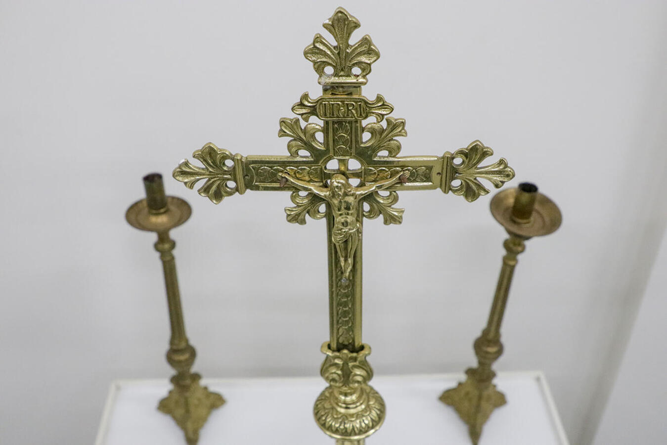 Com o título “Ontem, hoje e sempre”, a mostra apresenta elementos que marcaram os 65 anos da Diocese de Toledo; vernissage ocorreu na noite de segunda-feira (10)