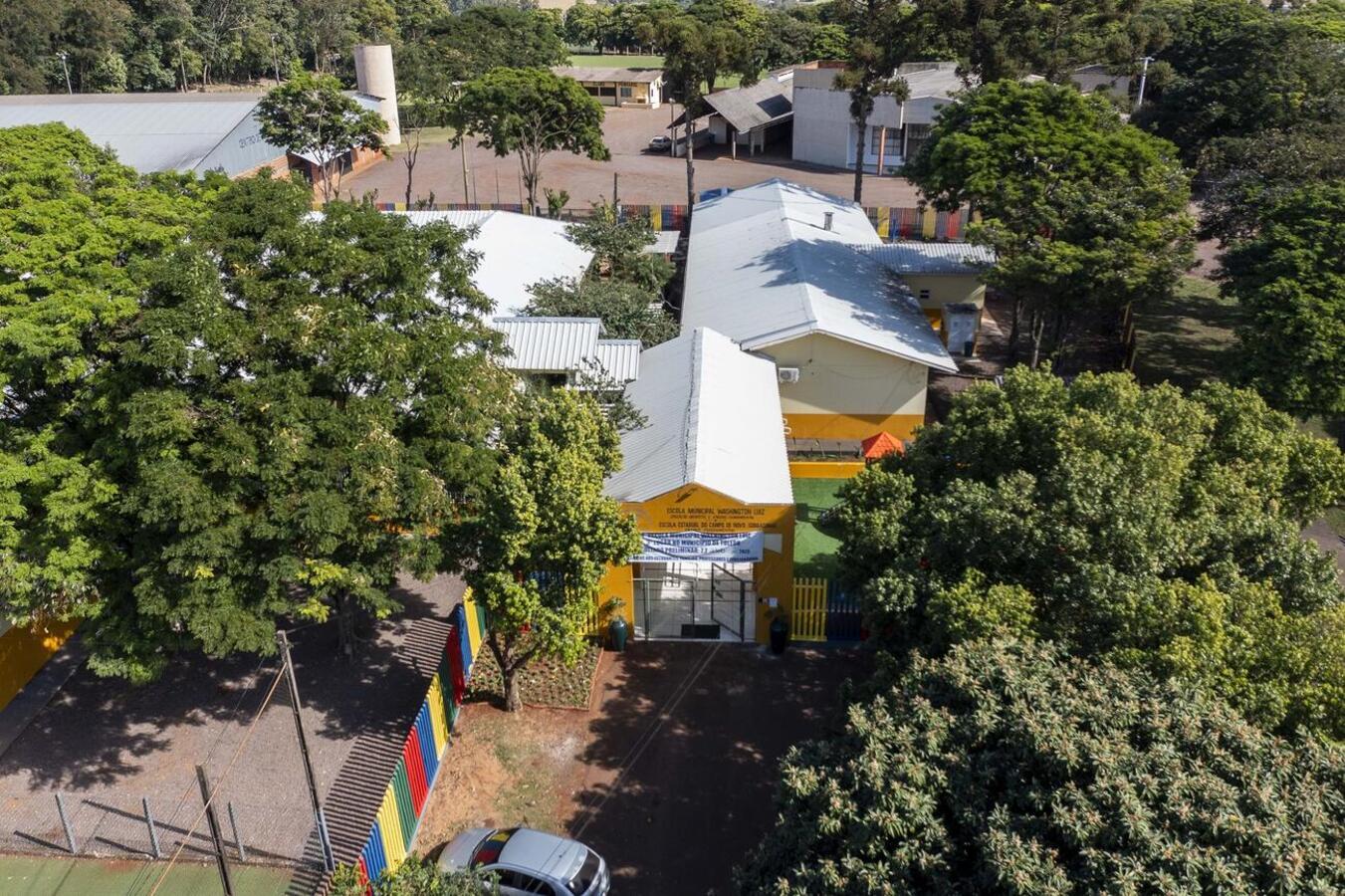 A inauguração da reforma e ampliação em instituição de ensino no distrito de Novo Sobradinho aconteceu na manhã desta quarta-feira (12)