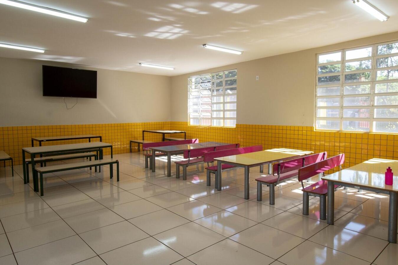 A inauguração da reforma e ampliação em instituição de ensino no distrito de Novo Sobradinho aconteceu na manhã desta quarta-feira (12)