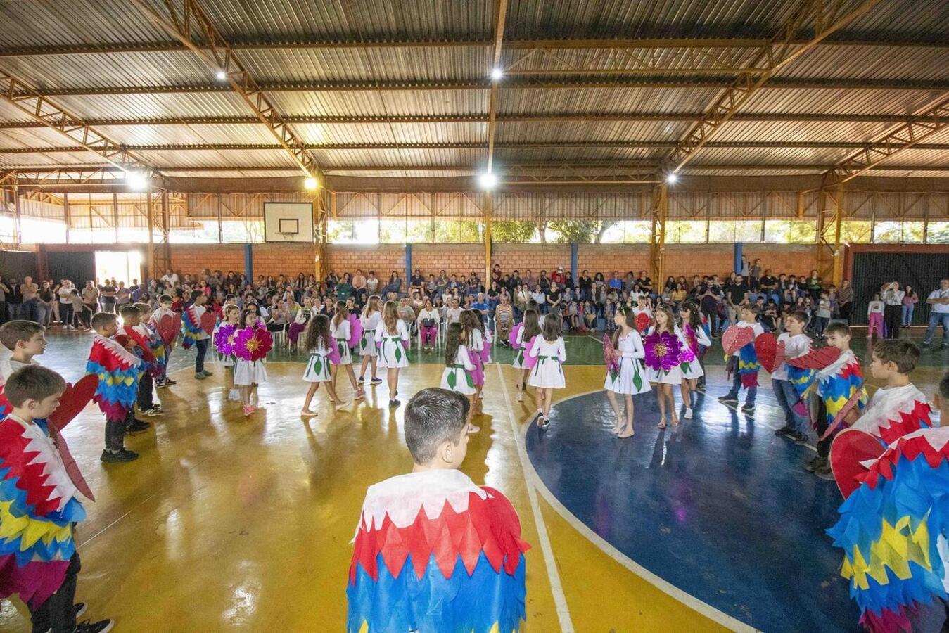 A inauguração da reforma e ampliação em instituição de ensino no distrito de Novo Sobradinho aconteceu na manhã desta quarta-feira (12)