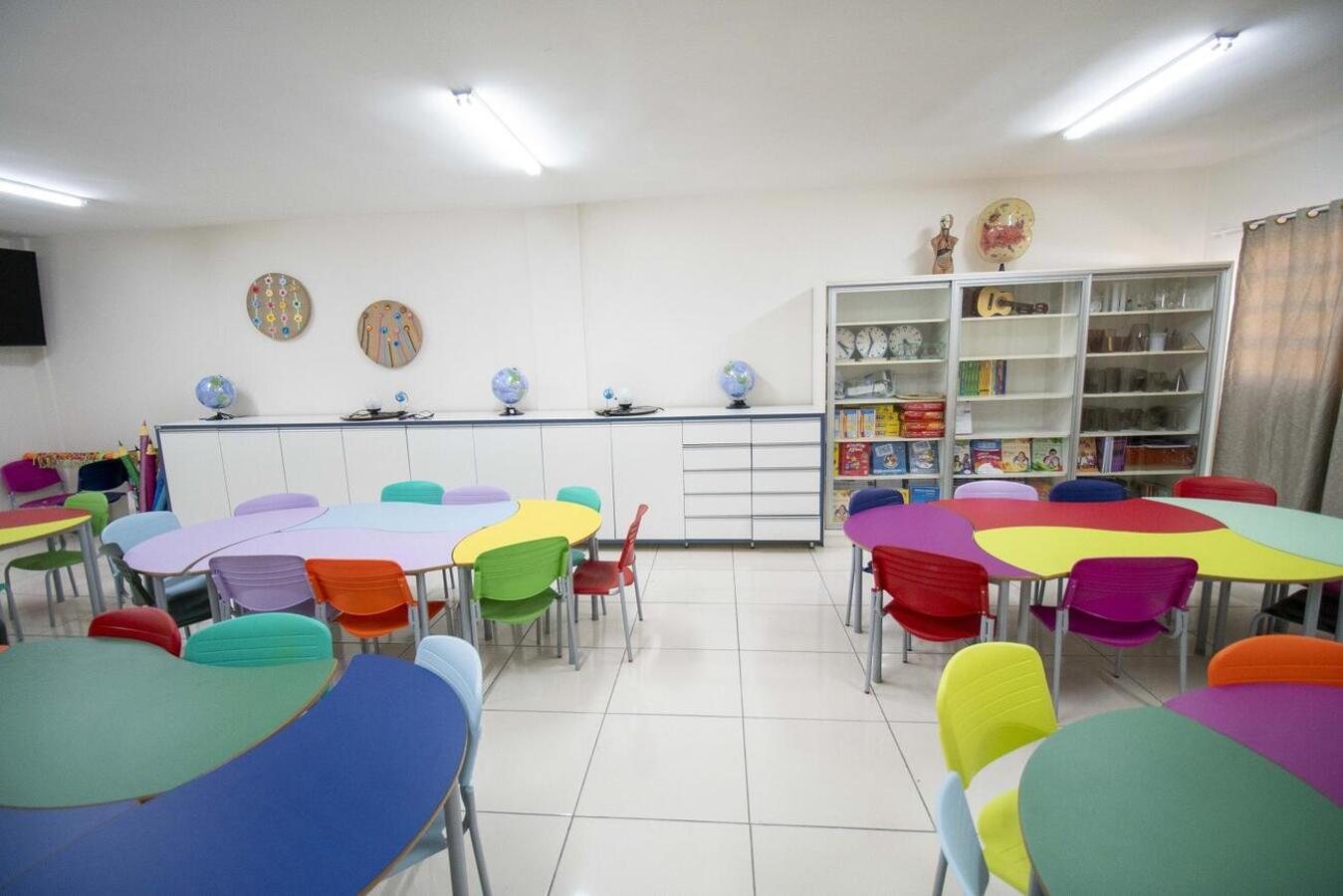 A inauguração da reforma e ampliação em instituição de ensino no distrito de Novo Sobradinho aconteceu na manhã desta quarta-feira (12)