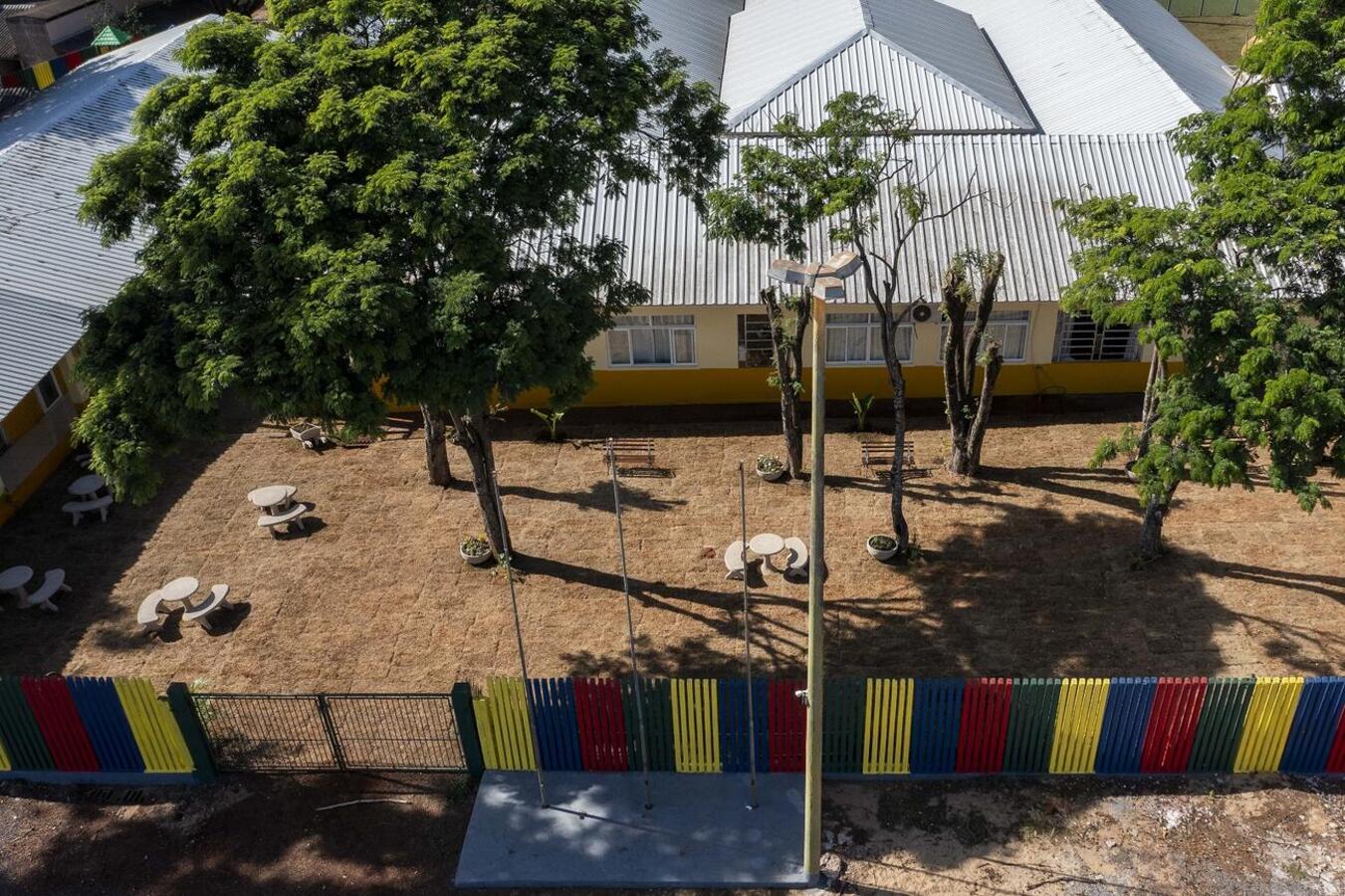 A inauguração da reforma e ampliação em instituição de ensino no distrito de Novo Sobradinho aconteceu na manhã desta quarta-feira (12)