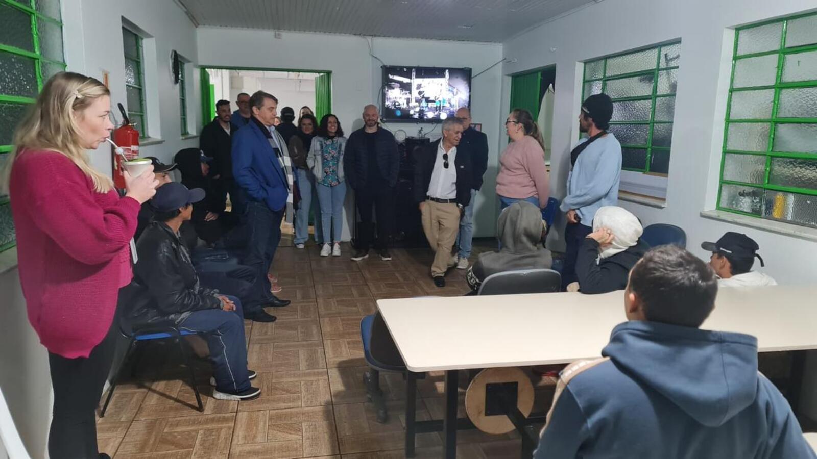 Representantes do Executivo, do Legislativo e da sociedade civil de Toledo estiveram em Chapecó nesta semana para conhecer o programa Mão Amiga