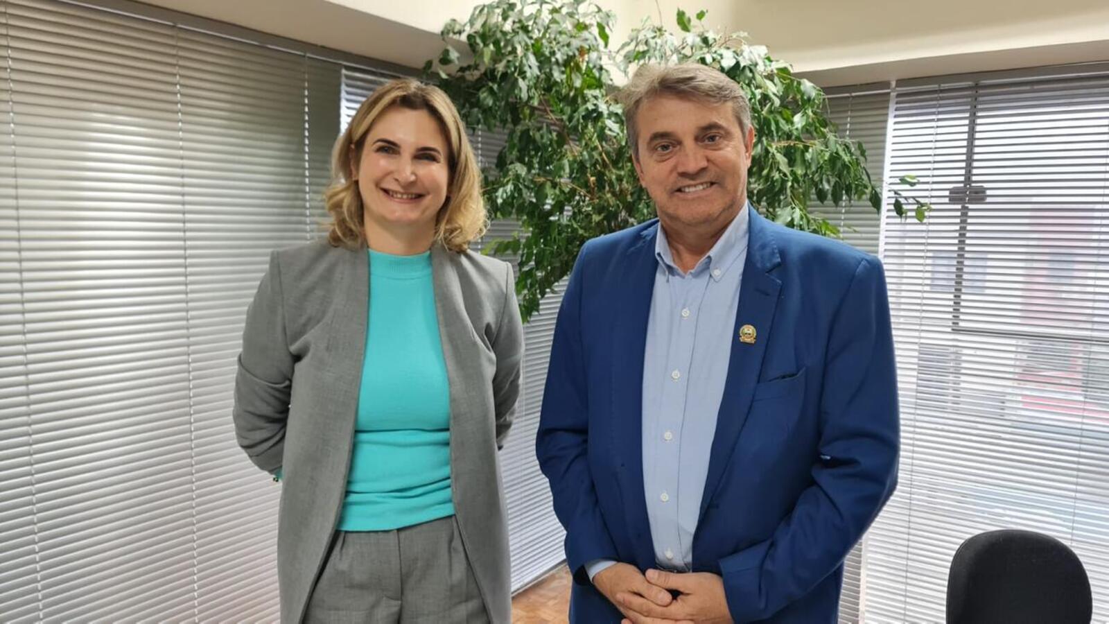 Representantes do Executivo, do Legislativo e da sociedade civil de Toledo estiveram em Chapecó nesta semana para conhecer o programa Mão Amiga