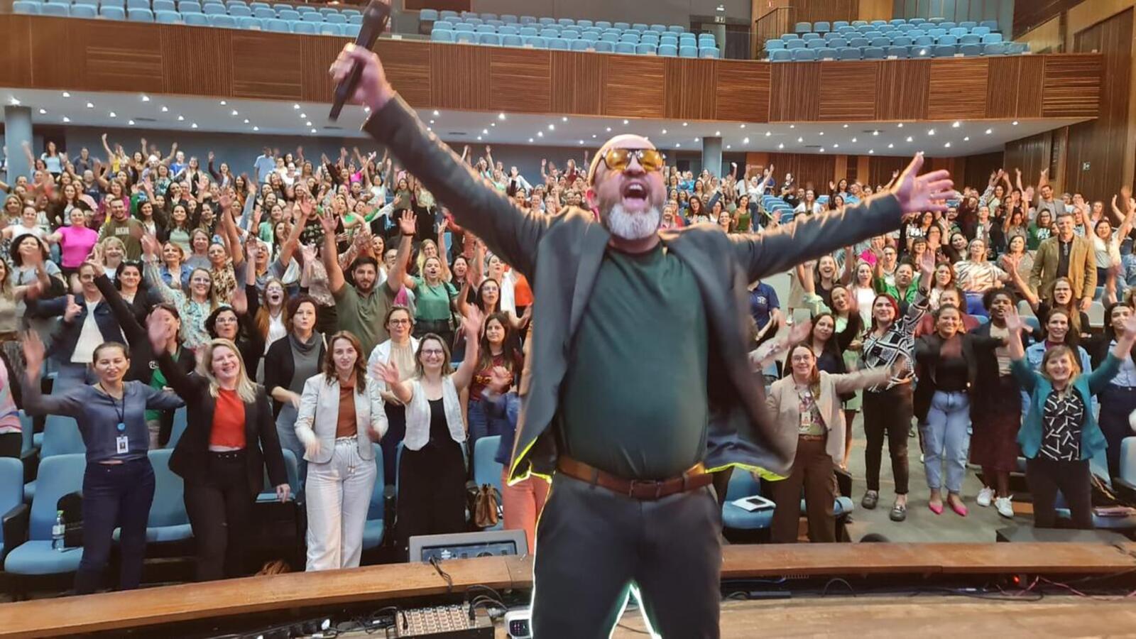 O Seminário de Educação para Professores teve como tema a “Sustentabilidade na Prática Pedagógica: o cuidado de si, do outro e do planeta”