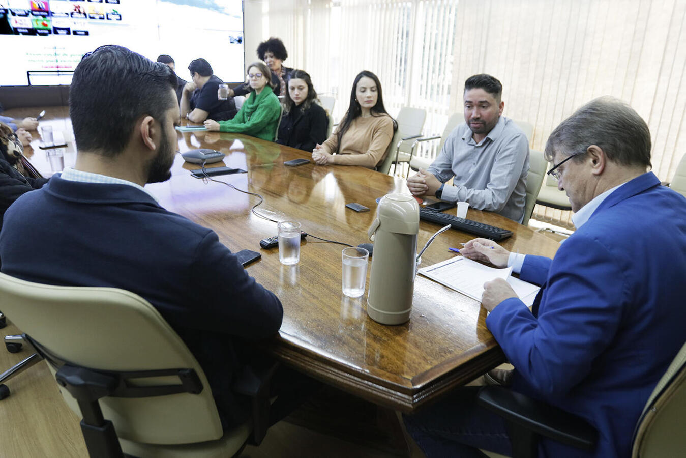 Novidade foi apresentada em ato realizado na manhã desta sexta (28) na Sala de Reuniões do Gabinete do Prefeito e beneficiará pequenos geradores (até 2 m³)