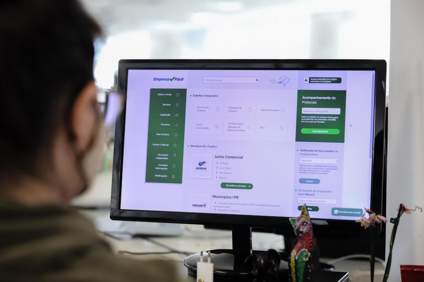 A partir da próxima semana, procedimentos poderão ser feitos de uma vez só, sem precisar apresentar documentos ao município após fornecê-los ao Empresa Fácil PR