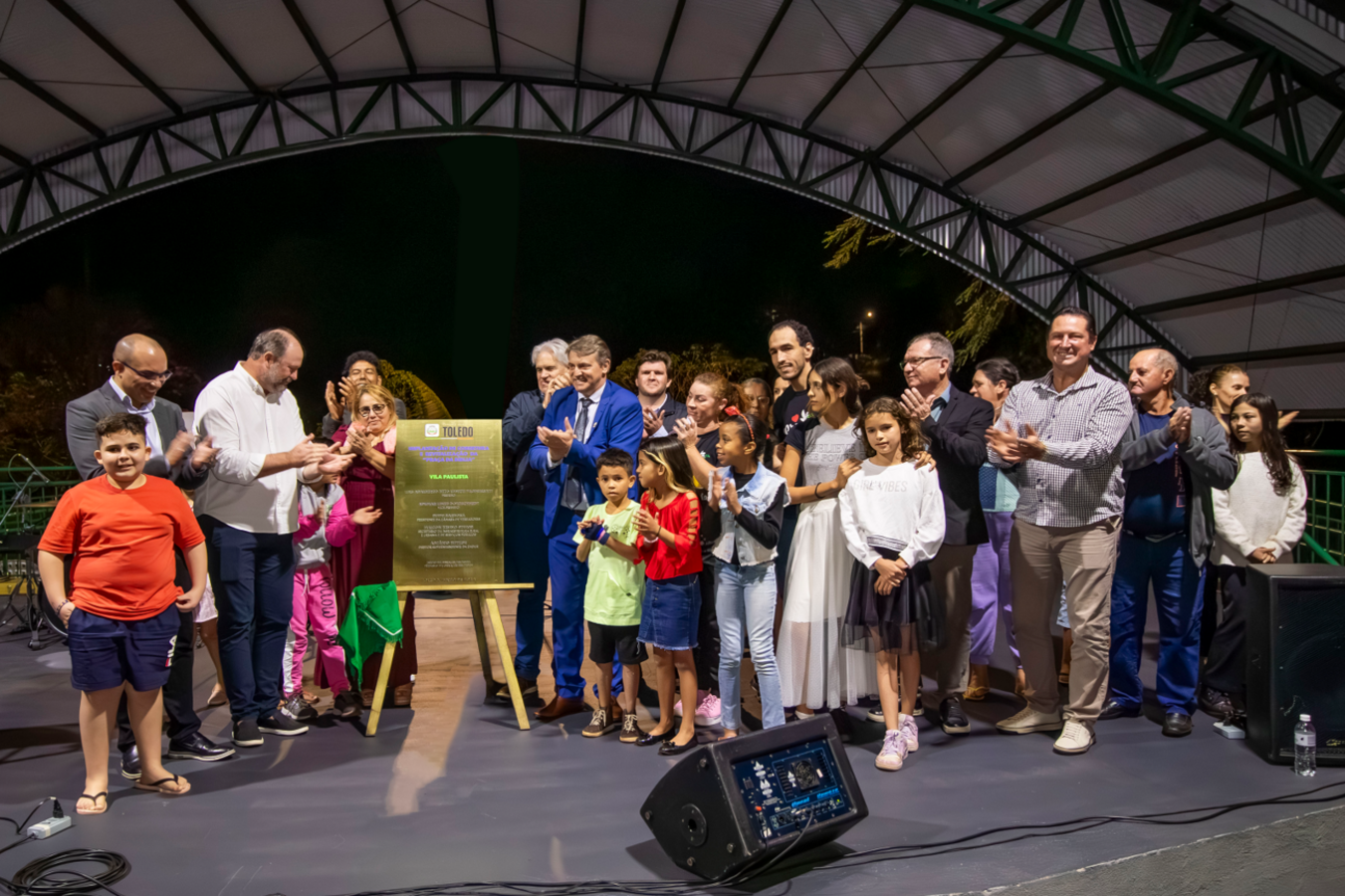 Prestigiada por autoridades e comunidade local, celebração na noite de quarta (3) foi coordenada por membros da AME; R$ 867.063,31 foram investidos no espaço