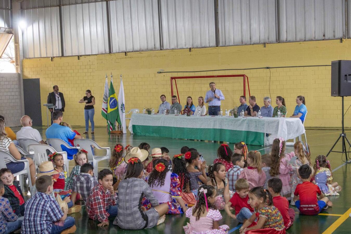 Comunidade do distrito marcou presença na solenidade realizada na tarde de 5 de julho (sexta-feira); obras receberam investimento de R$ 473.248,99