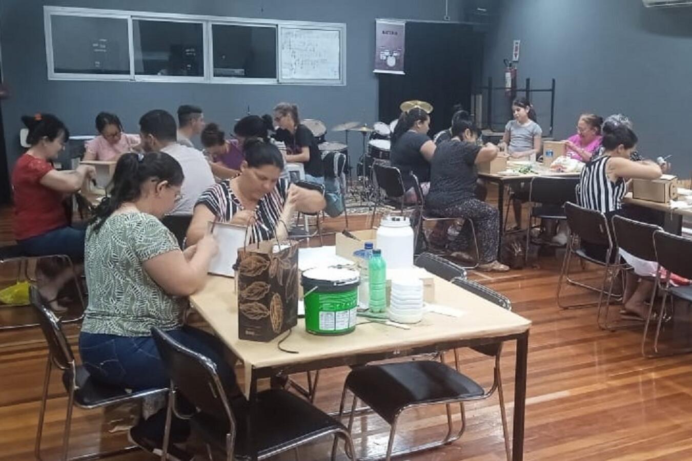 Conteúdo começou a ser ministrado na tarde desta terça-feira (8) por professores e acadêmicos da instituição de ensino superior, que é parceira da iniciativa 