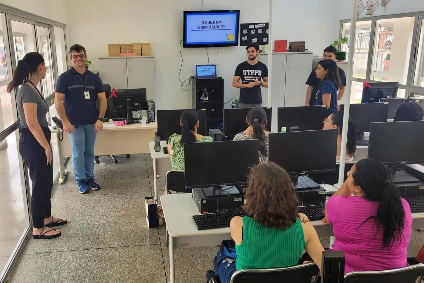 Conteúdo começou a ser ministrado na tarde desta terça-feira (8) por professores e acadêmicos da instituição de ensino superior, que é parceira da iniciativa 