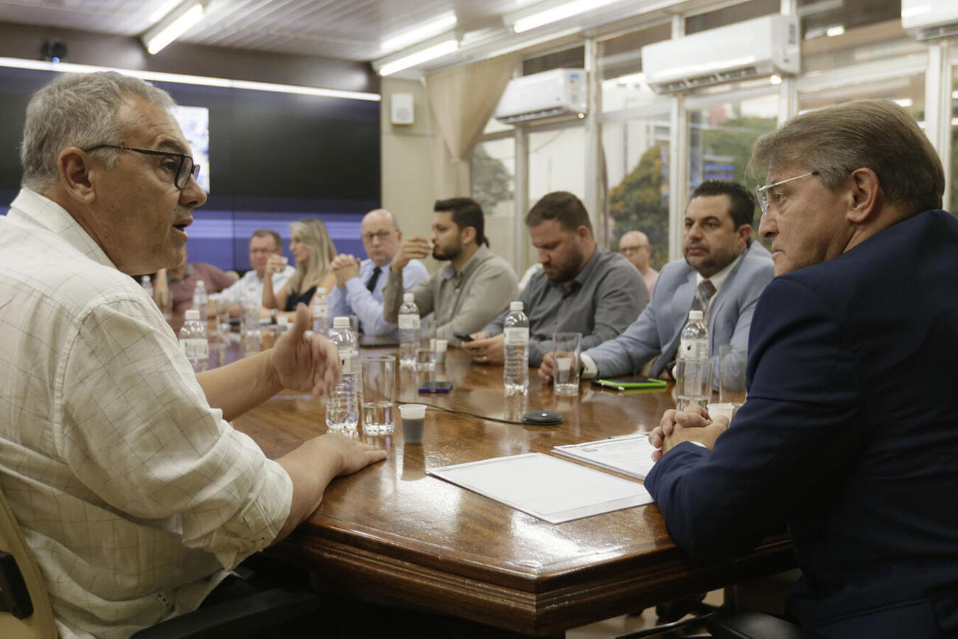 No segundo dia após as eleições, o prefeito Beto Lunitti chama seu sucessor para discorrer sobre os rumos de Toledo