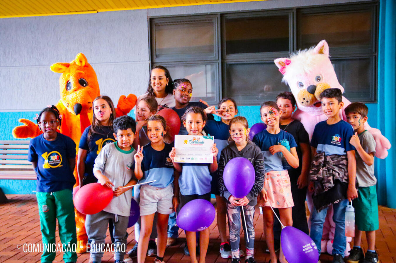 Alunos do terceiro ano da rede municipal de ensino participam nesta semana de atividades com animais e em laboratórios da Clínica Veterinária da PUCPR/Toledo