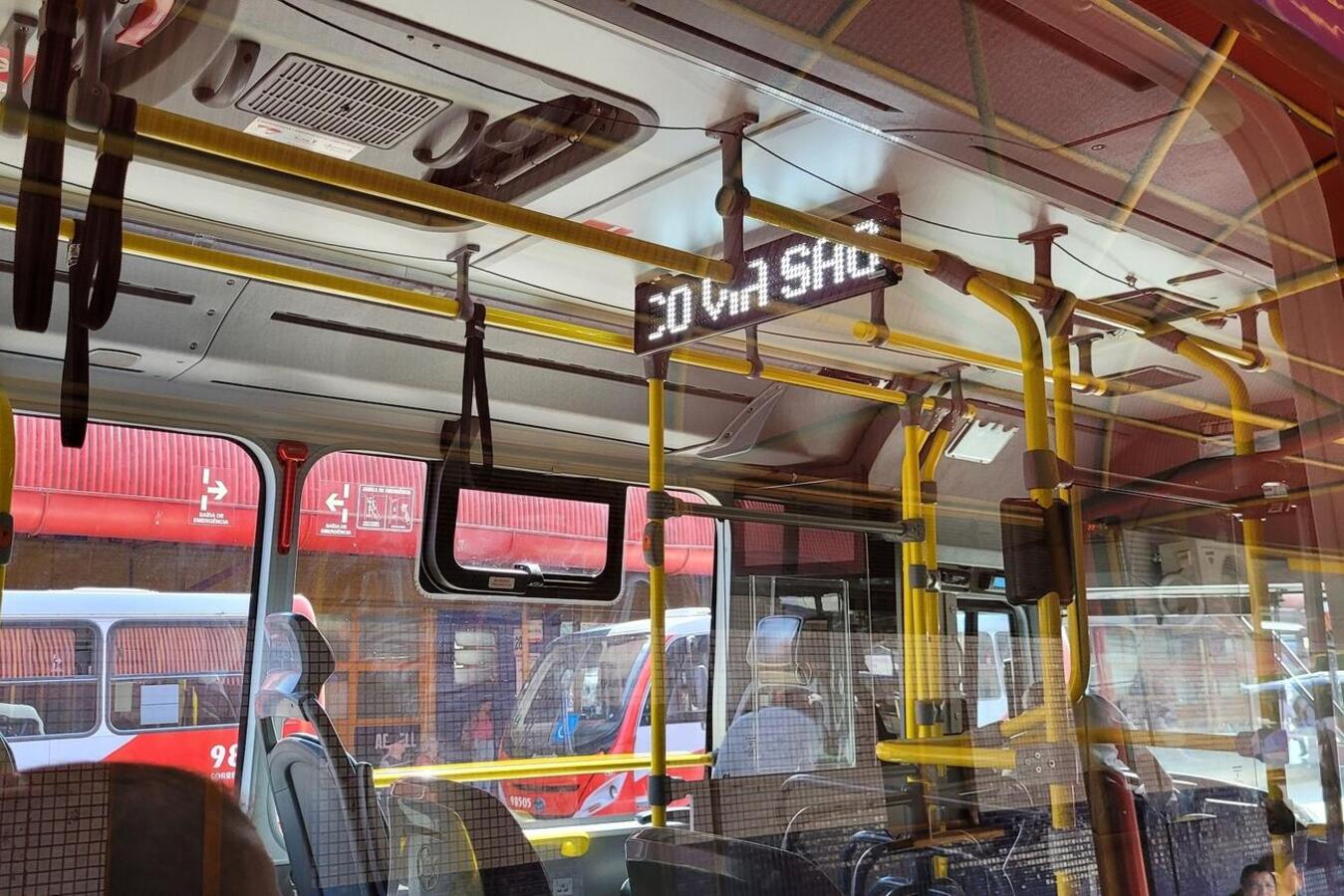 Dos 28 veículos adquiridos pela concessionária, 23 já estão circulando por toda a cidade, oferecendo mais conforto, tecnologia, acessibilidade e segurança a usuários e condutores