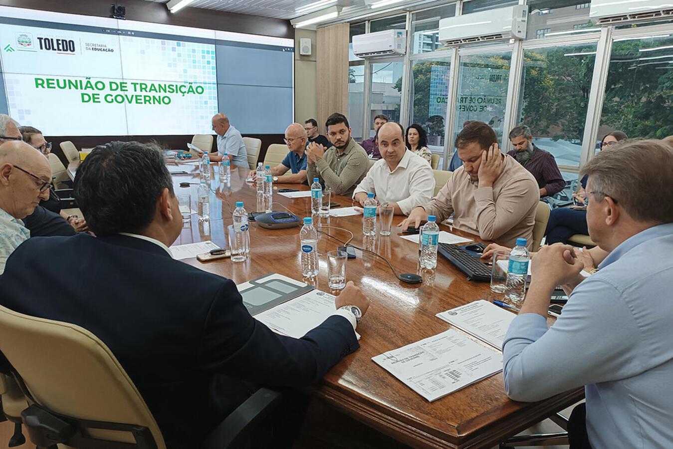 No primeiro dia os técnicos da Smed apresentaram dados relacionados ao transporte escolar, estrutura, calendário, kit de materiais e materiais didáticos