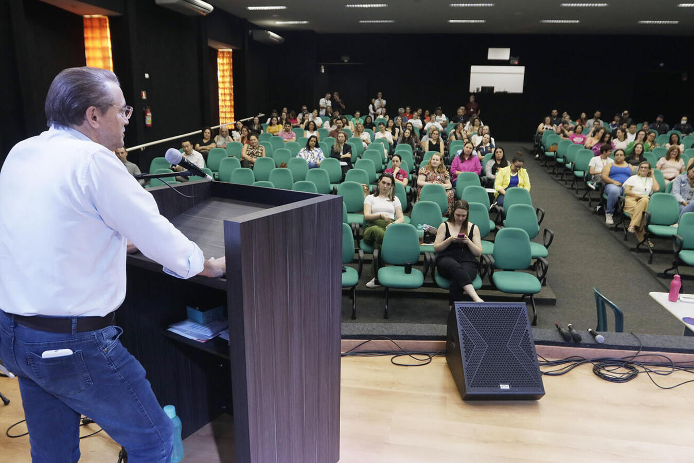 O VIII Encontro Municipal da Socioeducação foi realizado no anfiteatro Moacir Galante, anexo ao Colégio Estadual Castelo Branco (Premen)