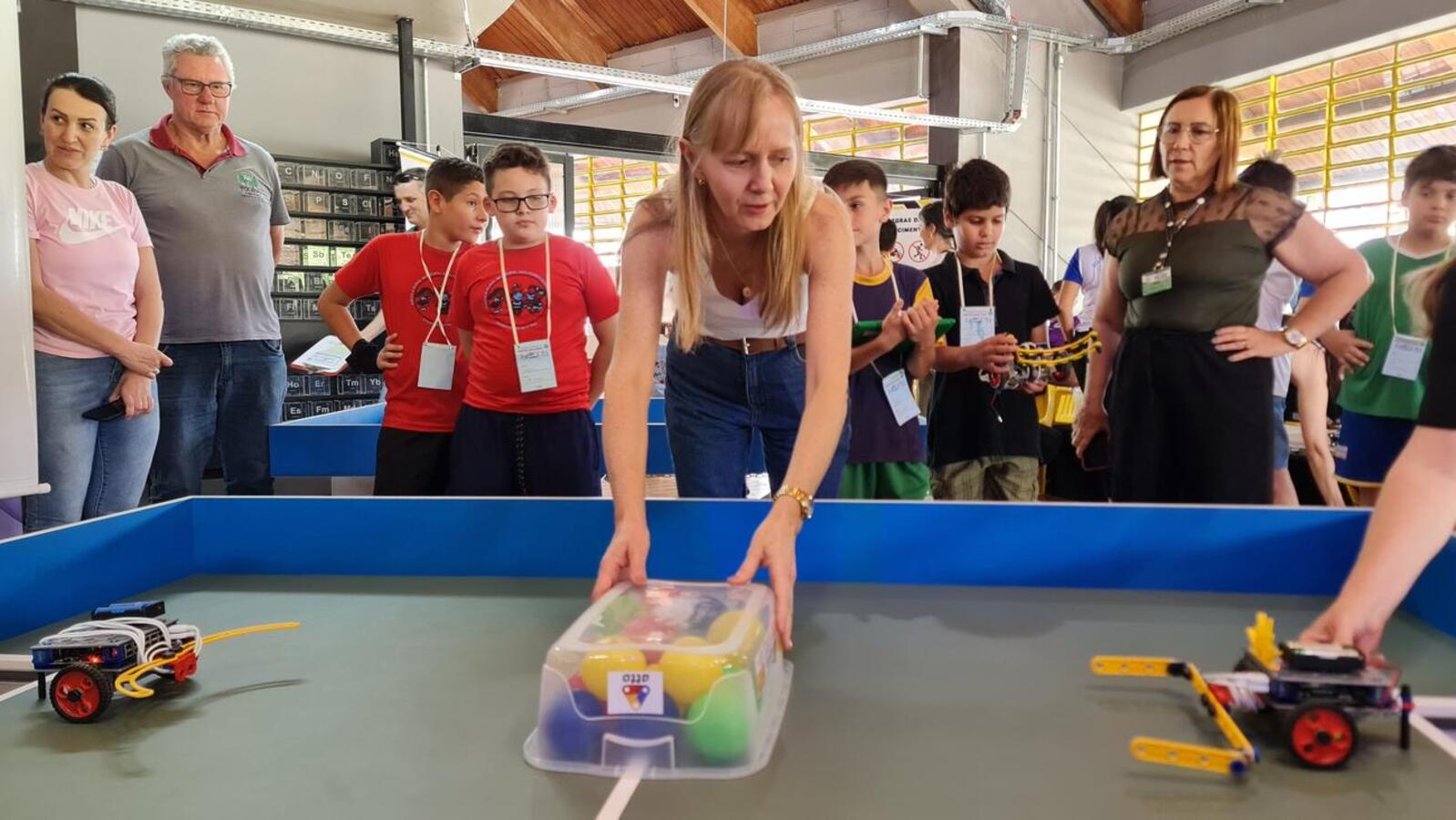 A fase final do 2º Campeonato Municipal de Robótica aconteceu nas instalações da Usina do Conhecimento, localizada na península do Parque Ecológico Diva Paim Barth