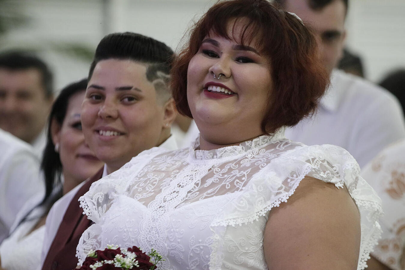No último sábado (9), no Centro Multiuso Rosineia Zandonato Maciel de Oliveira, cerca de 650 pessoas prestigiaram a união de 52 casais no Casamento Coletivo