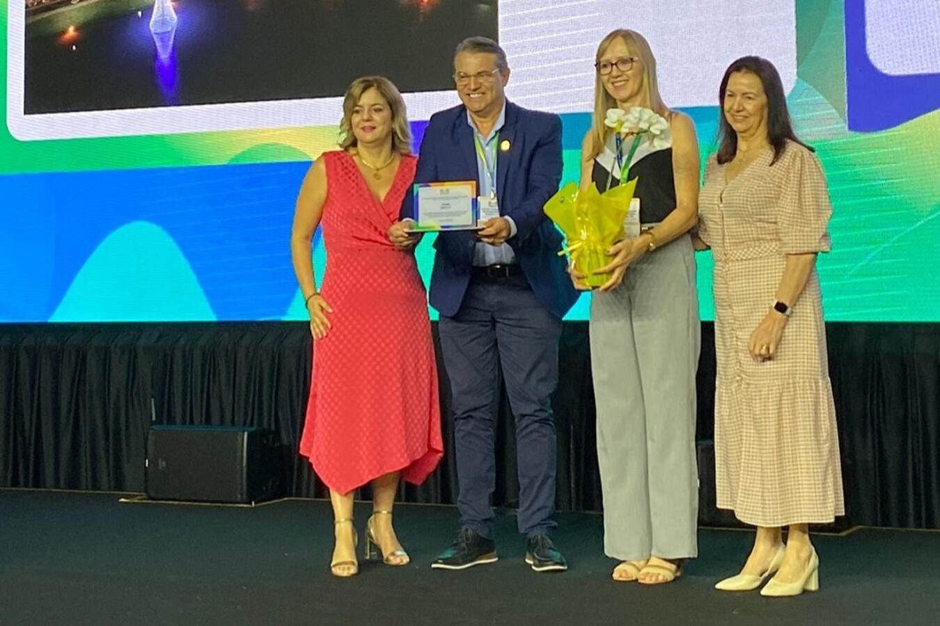 Município foi premiado por obter o 4º maior Ideb e o 3º melhor Indicador Criança Alfabetizada entre cidades com população entre 100 mil e 200 mil habitantes