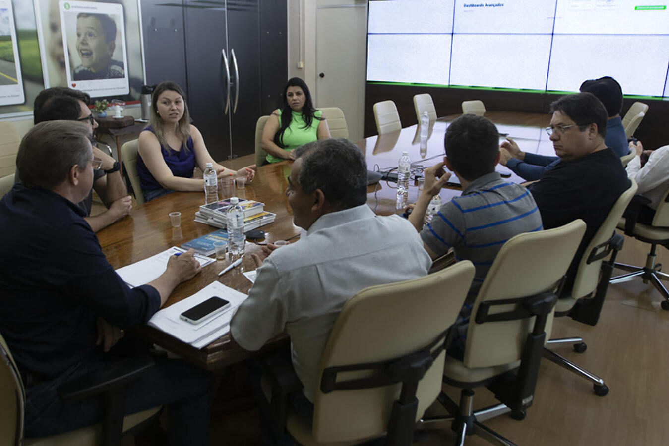 Presidente e vice da Associação dos Engenheiros e Arquitetos de Toledo participaram de encontro ocorrido na manhã de hoje (25) na Sala de Reuniões do Gabinete do Prefeito