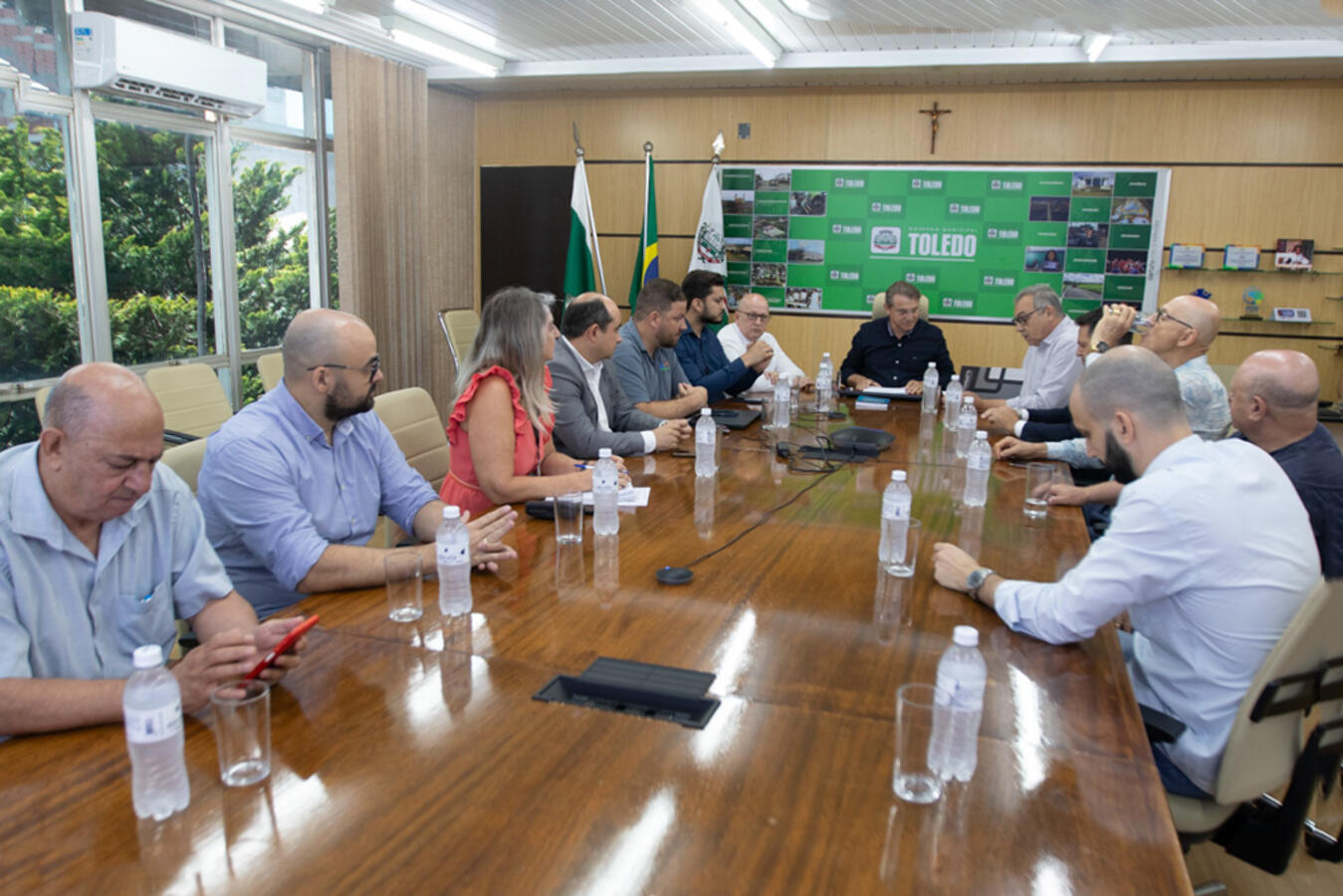 Encontro aconteceu na manhã desta segunda-feira (25) na Sala de Reuniões do Gabinete do Prefeito de Toledo