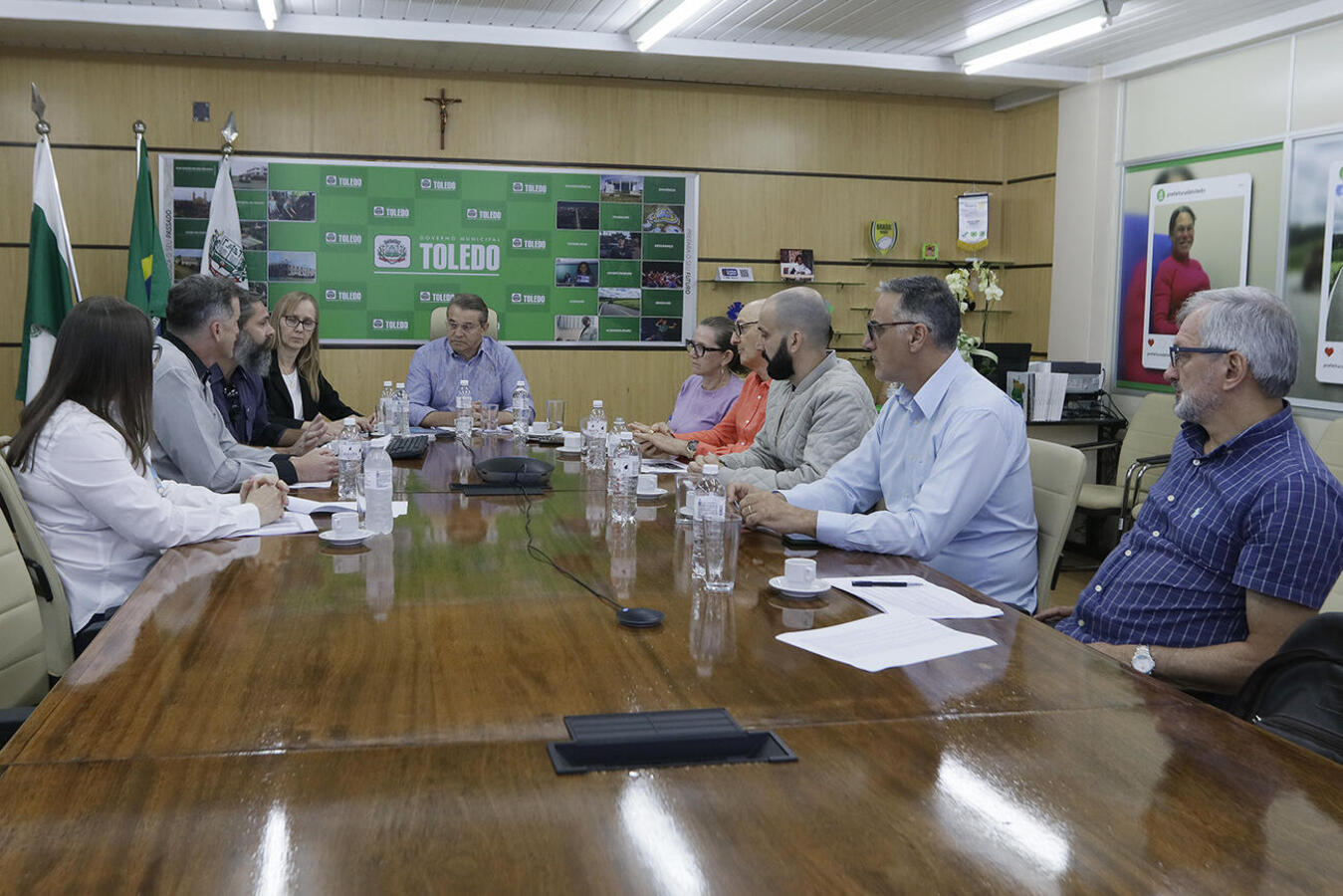 Reunião com técnicos da Secretaria da Educação, na manhã desta quarta-feira (13), facilitou o entendimento e a tomada de decisões à respeito da licitação do transporte escolar