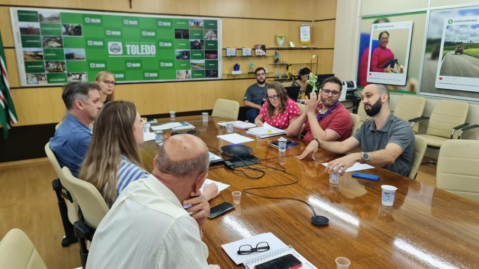 Encontro aconteceu na Sala de Reuniões do Gabinete e está disponível no link Atos da Transição no Portal do Município de Toledo