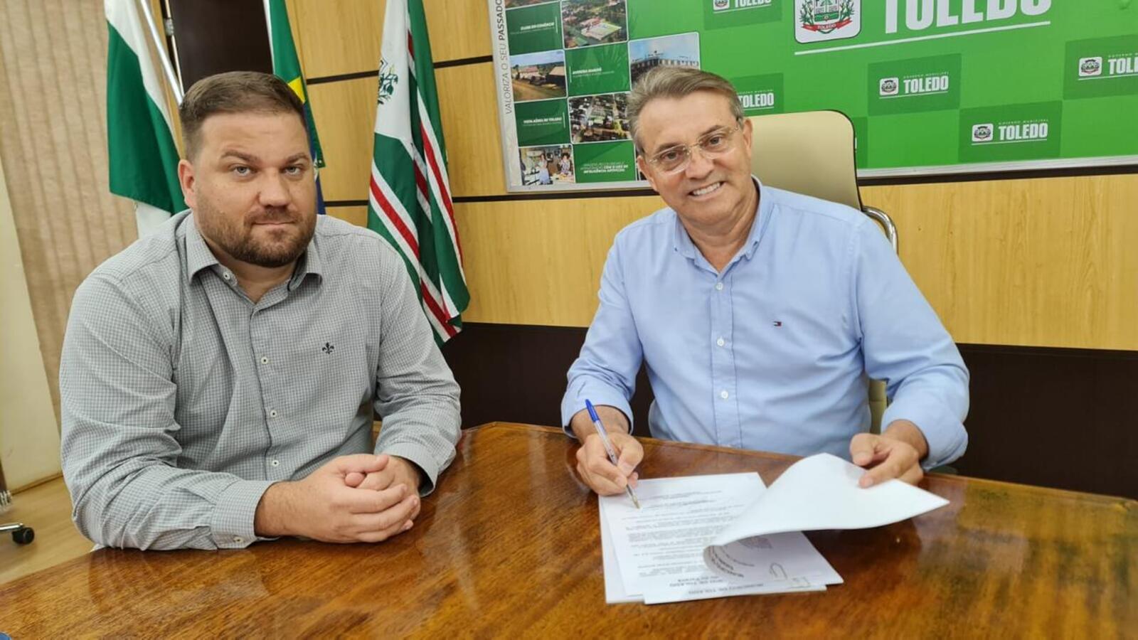 Prefeito assina decretos que implementam a utilização de Inteligência Artificial e sobre desregulamentação para testes de produtos e inovações 