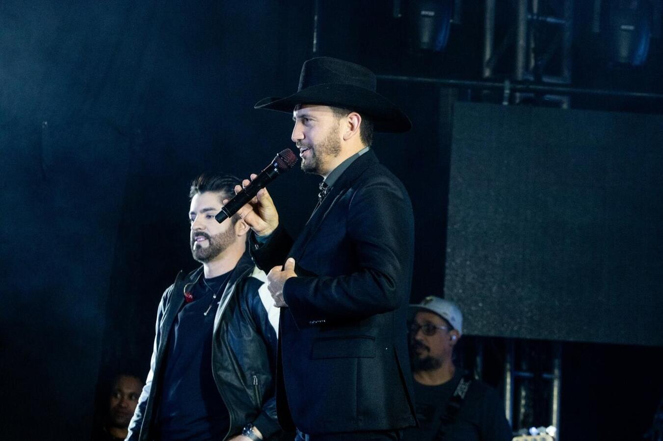 Grande público prestigiou apresentação na noite desta quinta (12) no Parque dos Pioneiros; programação de aniversário prossegue até domingo com várias atrações