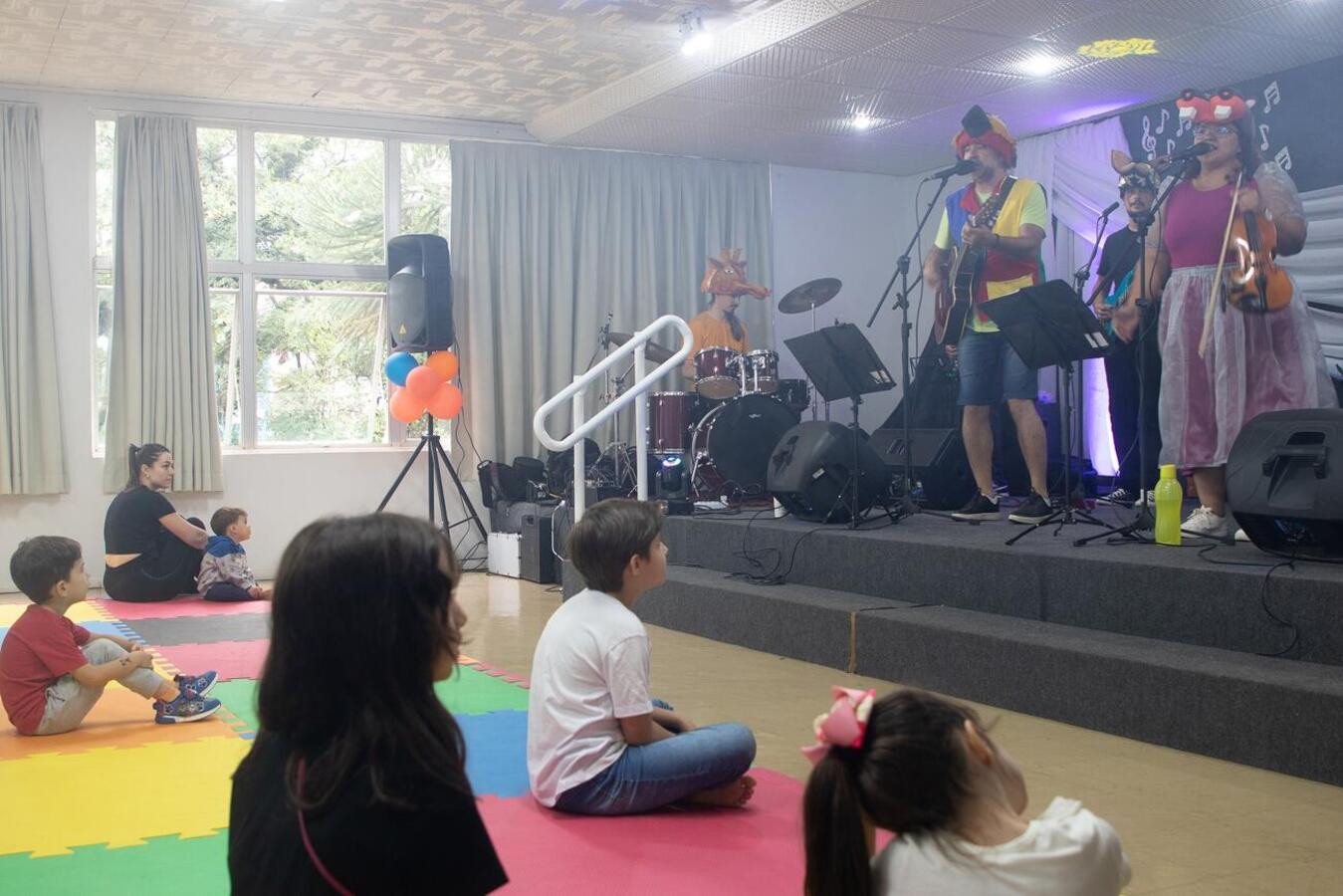 Evento realizado neste fim de semana sofreu com as intempéries climáticas, mas comunidade participou em bom número de apresentações e atividades 