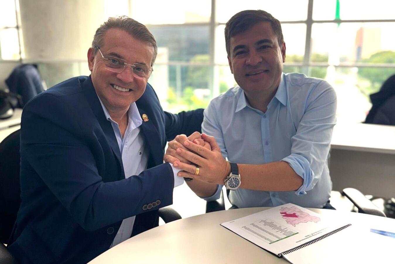 Prefeito Beto Lunitti participou, na tarde desta terça-feira (10), no Palácio Iguaçu, de evento em que ações voltadas à regionalização do serviço foram anunciadas