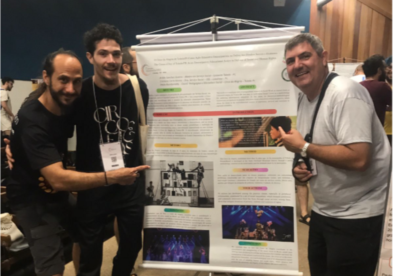 “O Circo da Alegria de Toledo/Pr como Ação Educativa Emancipatória na Defesa dos Direitos Sociais e Humanos” foi apresentado no V Seminário Internacional de Circo